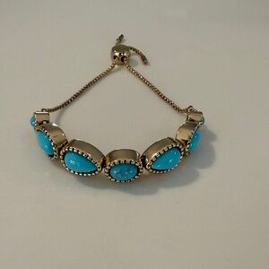 Jessica Simpson Elegant Turquoise and Gold Bracelet